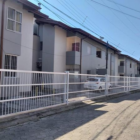 Apartamento Ubatuba - Praia Grande - 250M Da Praia Ngoại thất bức ảnh